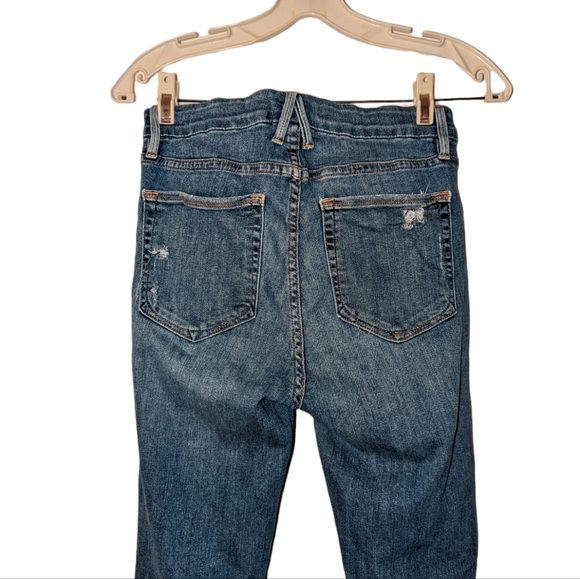 Good American Good Waist High Rise Frayed Fringe Distressed Hem Denim Jeans 4/27 - Picture 10 of 12